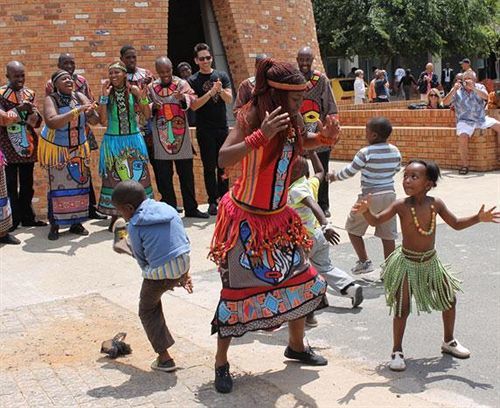 The Soweto Hotel & Conference Centre Bagian luar foto